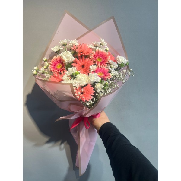 beyaz papatya ve pembe gerbera